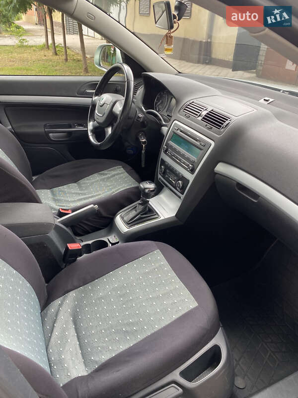 Лифтбек Skoda Octavia 2010 в Черкассах
