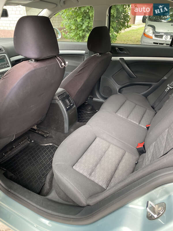 Лифтбек Skoda Octavia 2010 в Черкассах