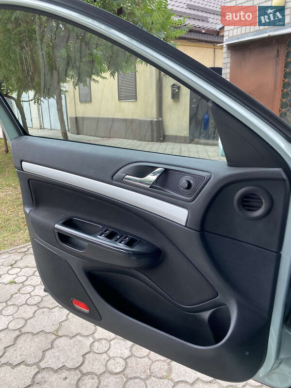Лифтбек Skoda Octavia 2010 в Черкассах