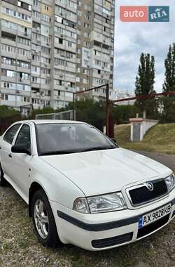 Ліфтбек Skoda Octavia 2002 в Києві