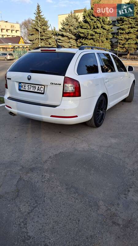 Універсал Skoda Octavia 2009 в Покровському