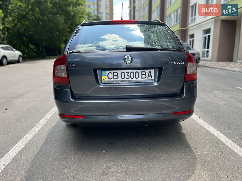 Универсал Skoda Octavia 2012 в Софиевской Борщаговке
