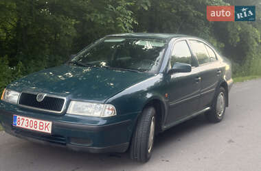 Лифтбек Skoda Octavia 2000 в 