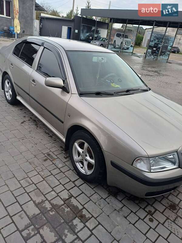 Лифтбек Skoda Octavia 2008 в Рогатине