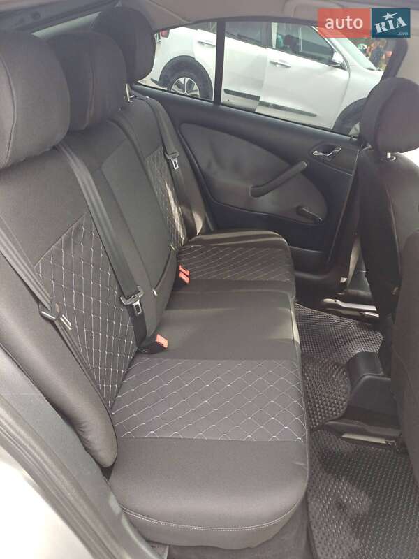 Лифтбек Skoda Octavia 2008 в Рогатине