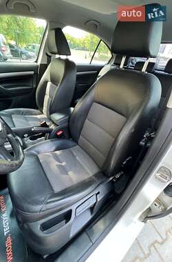 Лифтбек Skoda Octavia 2012 в 