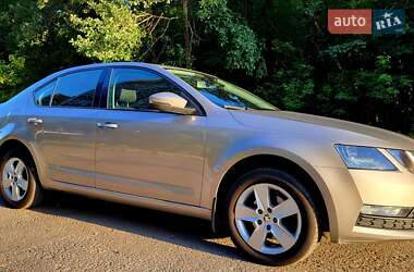 Лифтбек Skoda Octavia 2017 в 