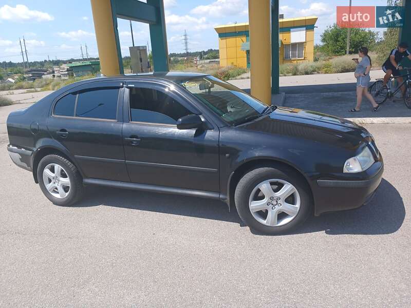 Лифтбек Skoda Octavia 2003 в Горишних Плавнях