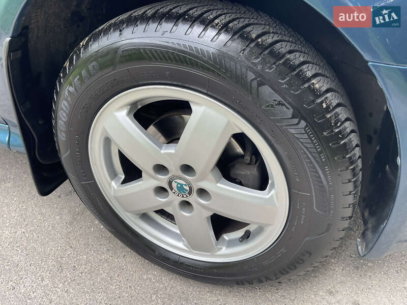 Лифтбек Skoda Octavia 2004 в Умани