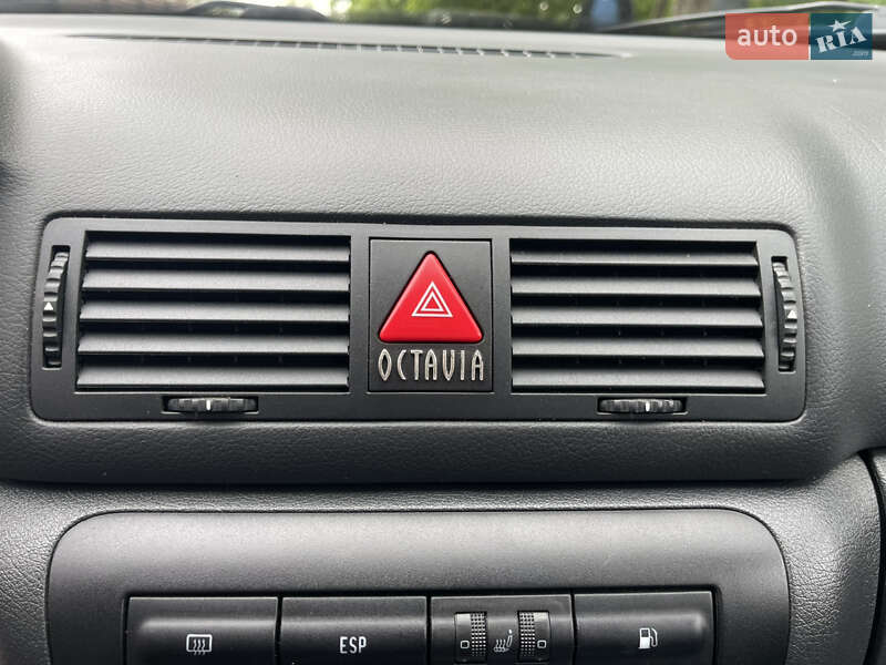 Лифтбек Skoda Octavia 2004 в Умани