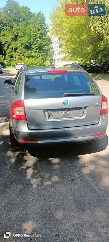 Універсал Skoda Octavia 2012 в Новояворівську