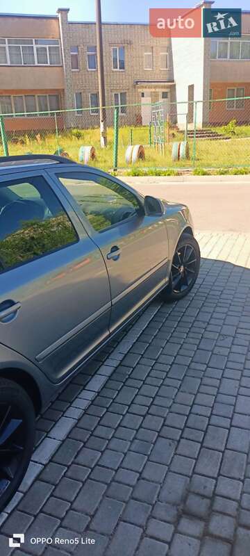 Універсал Skoda Octavia 2012 в Новояворівську