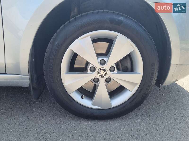 Ліфтбек Skoda Octavia 2014 в Дніпрі