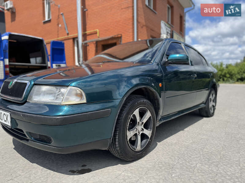 Ліфтбек Skoda Octavia 1999 в Кременці