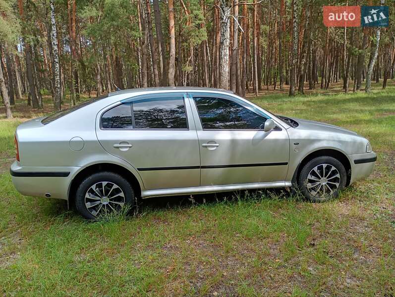 Лифтбек Skoda Octavia 2004 в Лебедине
