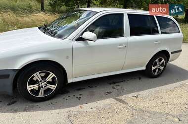 Универсал Skoda Octavia 2001 в 