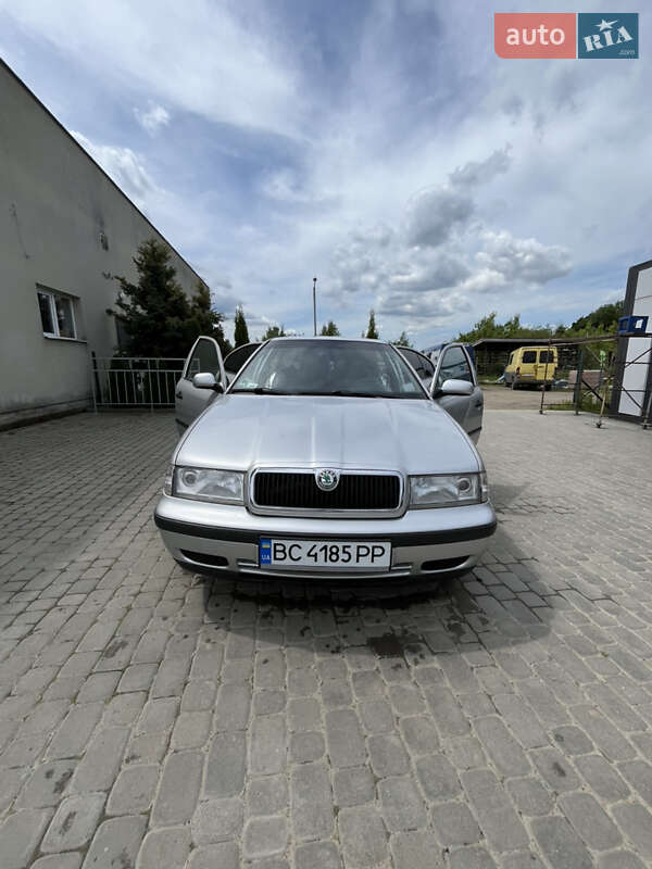 Ліфтбек Skoda Octavia 1999 в Самборі