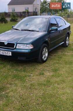 Лифтбек Skoda Octavia 1998 в Нововолынске