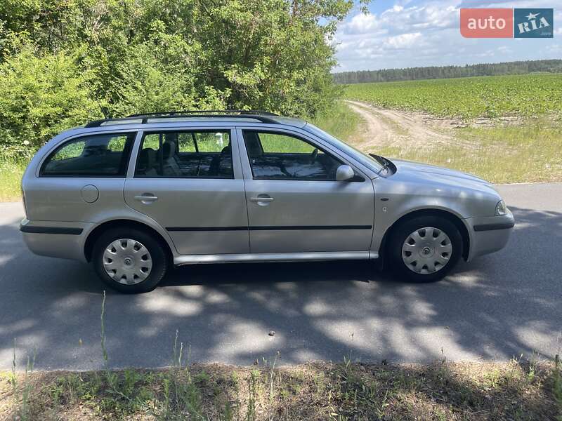 Универсал Skoda Octavia 2001 в Бородянке