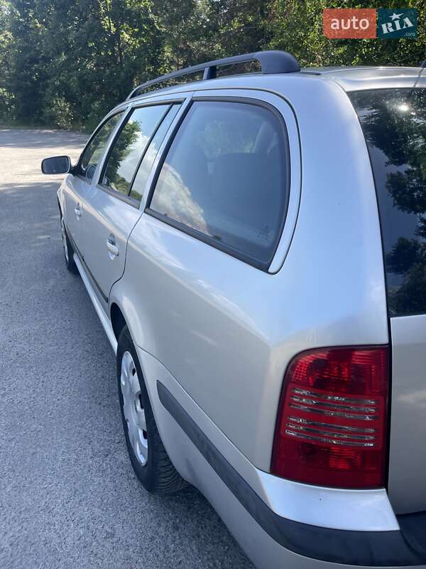 Универсал Skoda Octavia 2001 в Бородянке