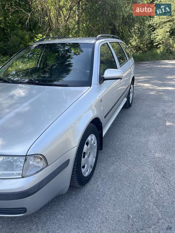 Универсал Skoda Octavia 2001 в Бородянке