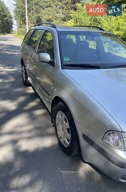 Универсал Skoda Octavia 2001 в 