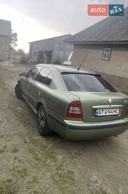 Ліфтбек Skoda Octavia 2001 в 