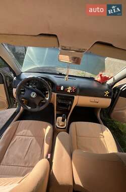 Ліфтбек Skoda Octavia 2001 в 