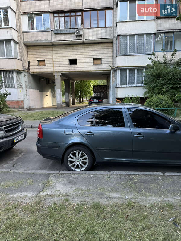 Лифтбек Skoda Octavia 2004 в Киеве