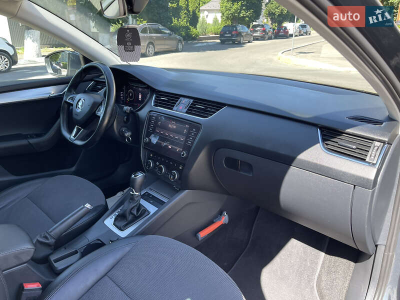 Универсал Skoda Octavia 2019 в Радивилове