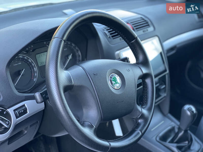 Универсал Skoda Octavia 2006 в Староконстантинове