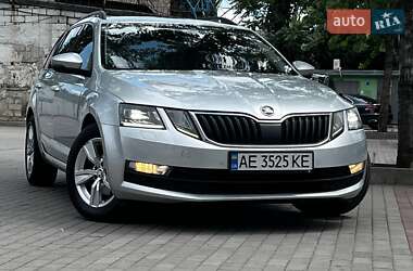 Універсал Skoda Octavia 2017 в Дніпрі