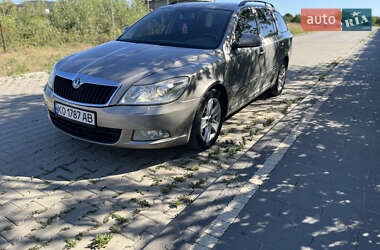 Універсал Skoda Octavia 2012 в Ужгороді