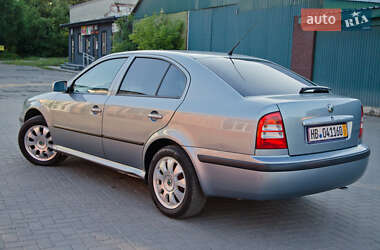 Лифтбек Skoda Octavia 2004 в 