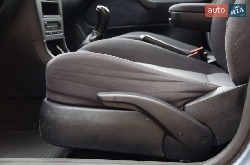 Лифтбек Skoda Octavia 2004 в Сарнах