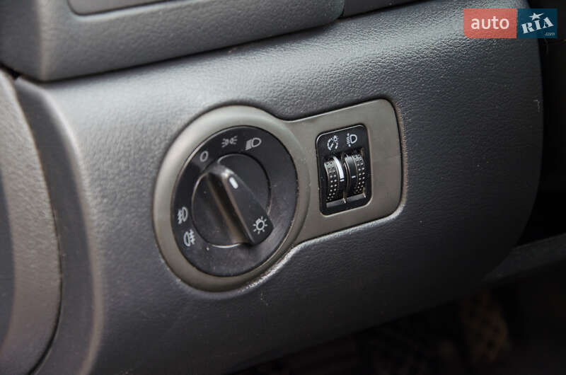 Лифтбек Skoda Octavia 2004 в Сарнах