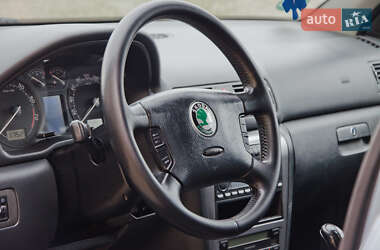 Лифтбек Skoda Octavia 2004 в 