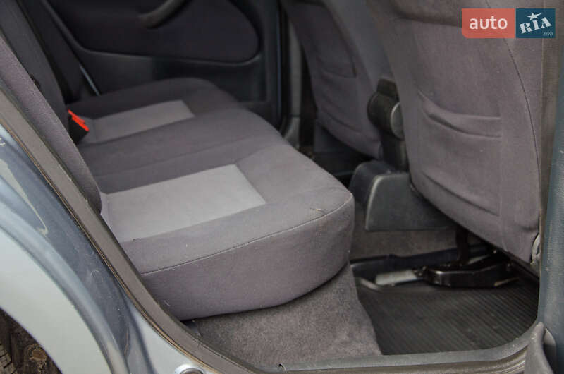 Лифтбек Skoda Octavia 2004 в Сарнах