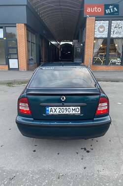 Ліфтбек Skoda Octavia 1998 в 
