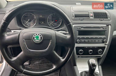 Ліфтбек Skoda Octavia 2010 в 