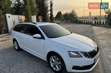 Универсал Skoda Octavia 2017 в Дрогобыче