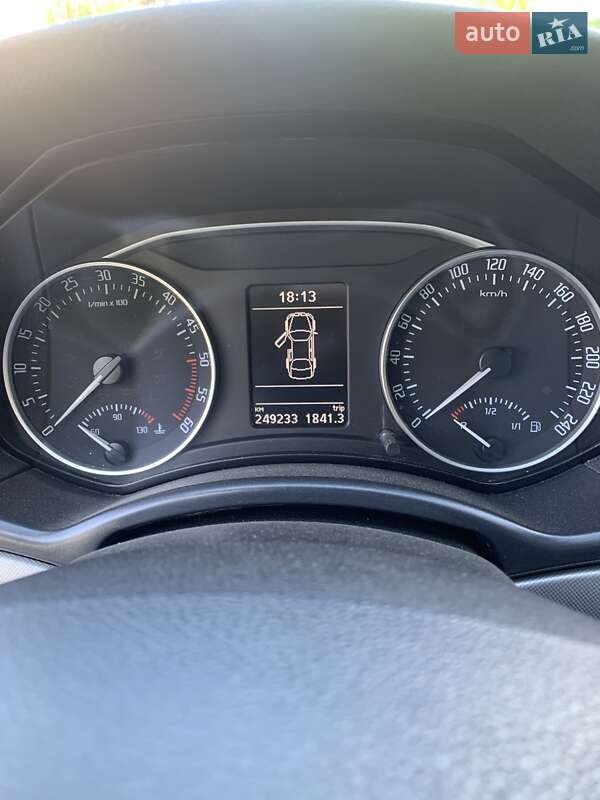 Універсал Skoda Octavia 2010 в Чернівцях