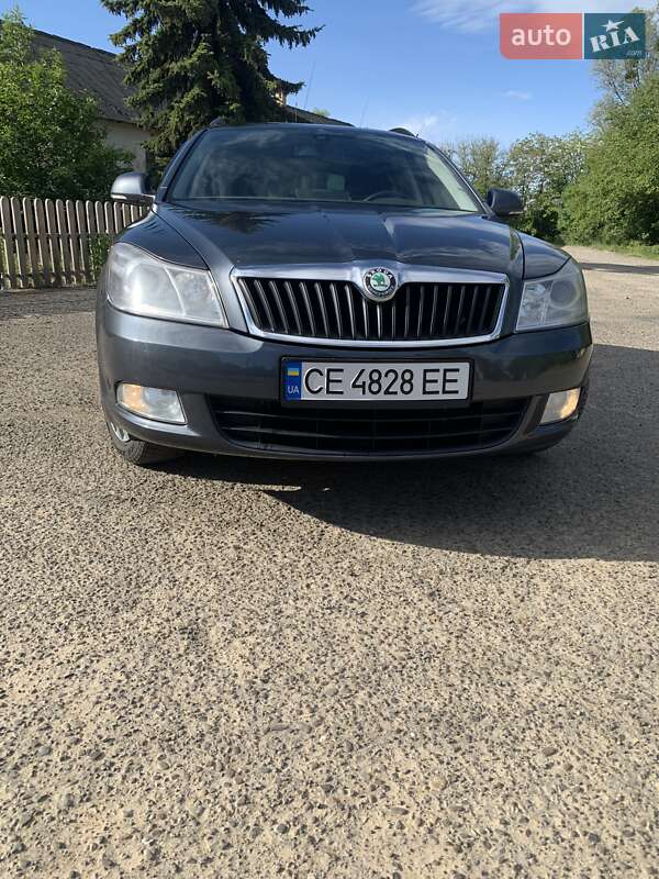 Універсал Skoda Octavia 2010 в Чернівцях