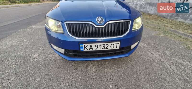 Универсал Skoda Octavia 2013 в Вишневом