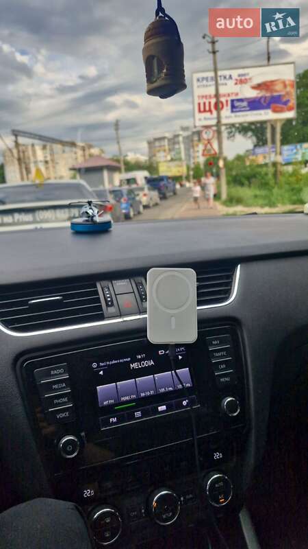Универсал Skoda Octavia 2013 в Вишневом