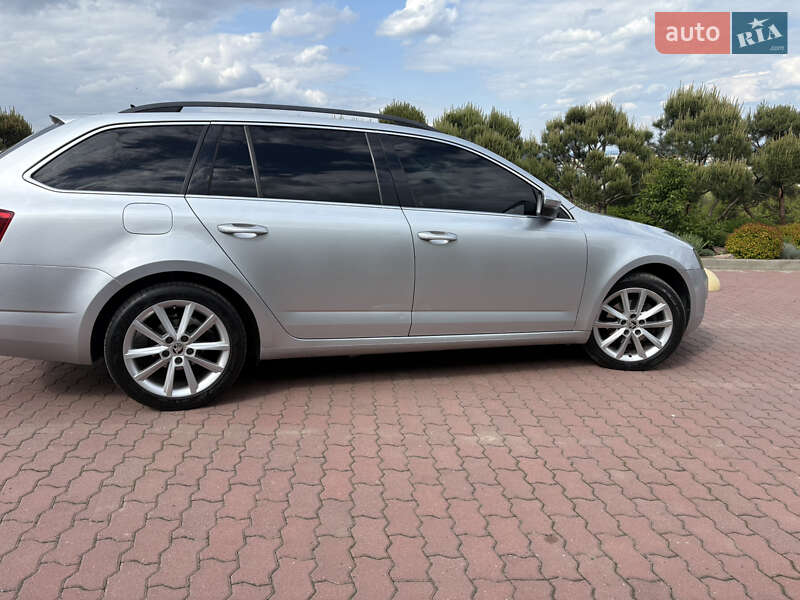 Універсал Skoda Octavia 2016 в Чернівцях