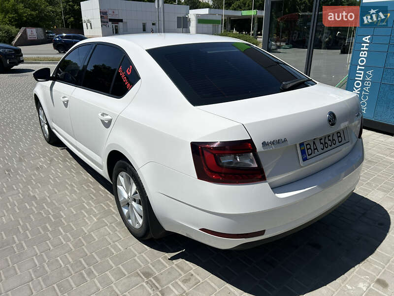 Лифтбек Skoda Octavia 2017 в Кропивницком