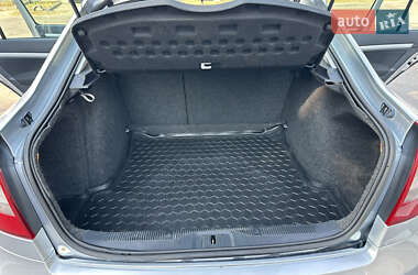 Лифтбек Skoda Octavia 2009 в 