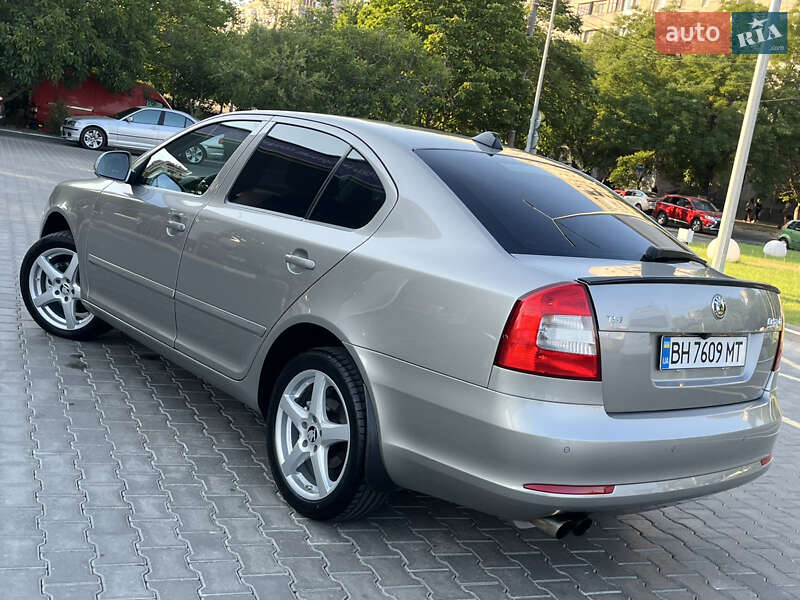 Лифтбек Skoda Octavia 2009 в Одессе