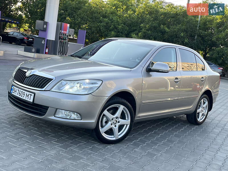 Лифтбек Skoda Octavia 2009 в Одессе